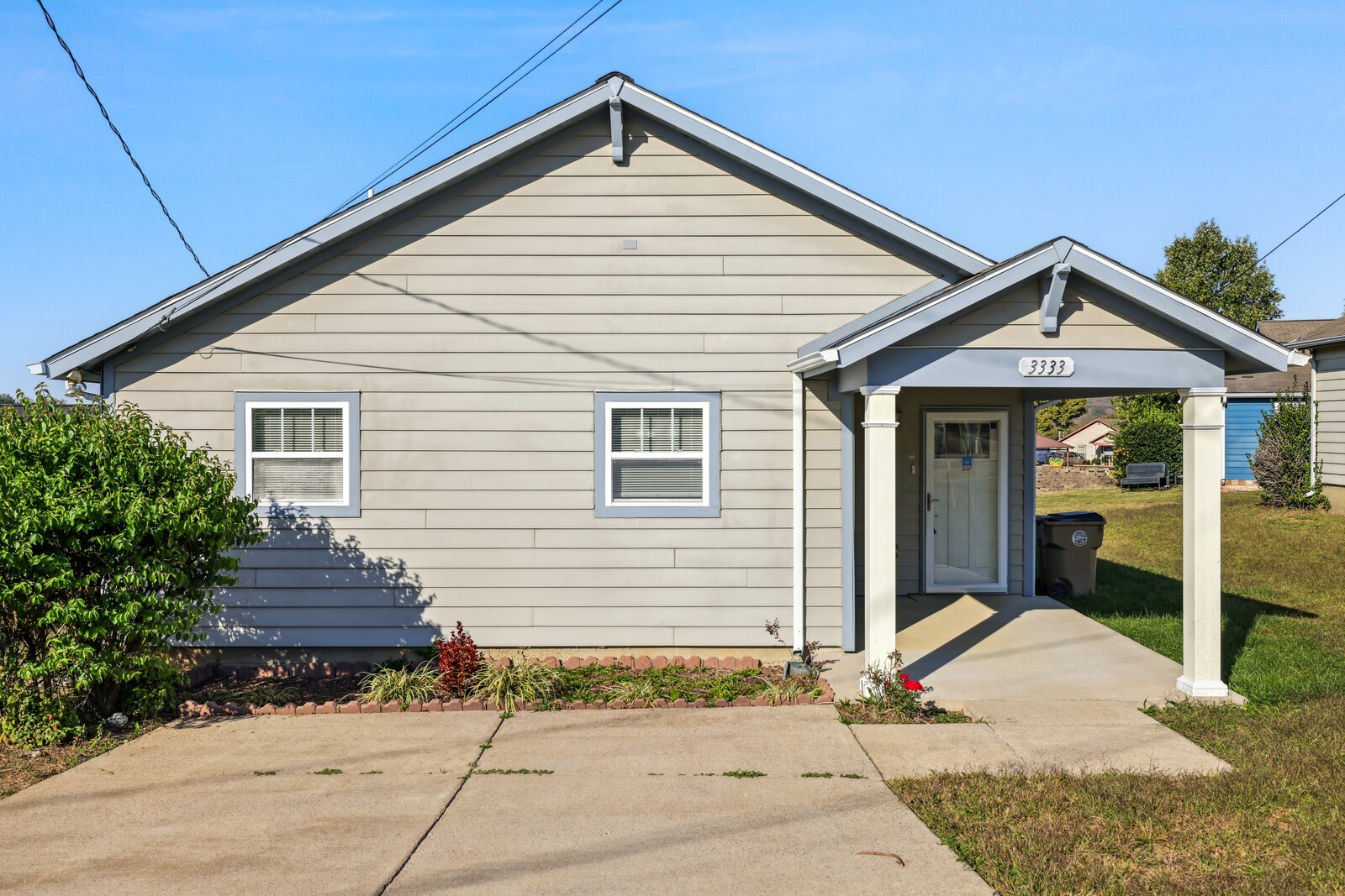 3333 Hawkwood Ln