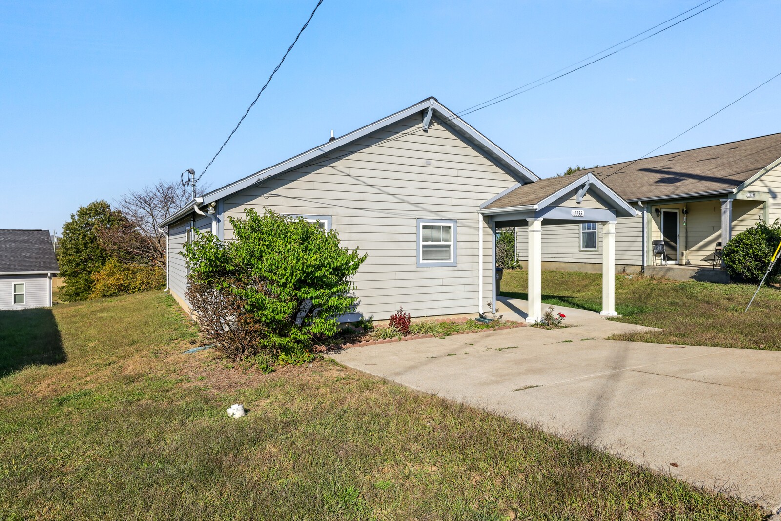 3333 Hawkwood Ln