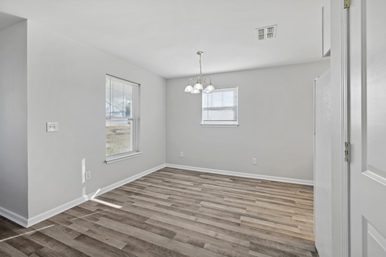 3333 Hawkwood Ln