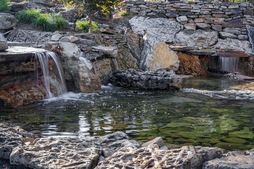 1050 Pine Creek Falls Rd