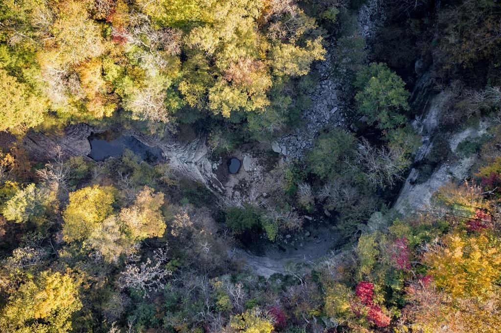 1050 Pine Creek Falls Rd
