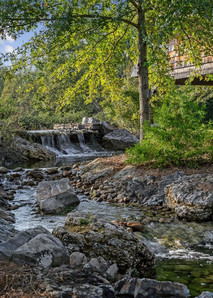 1050 Pine Creek Falls Rd