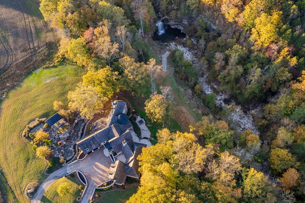 1050 Pine Creek Falls Rd