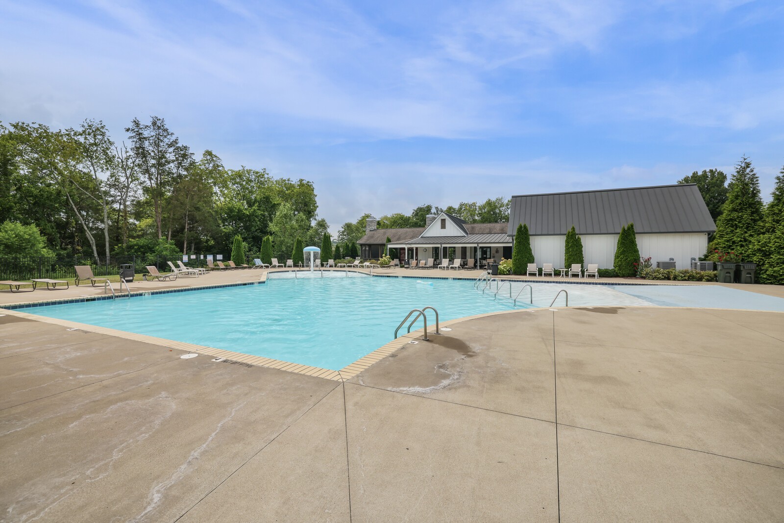212 Ettington Dr