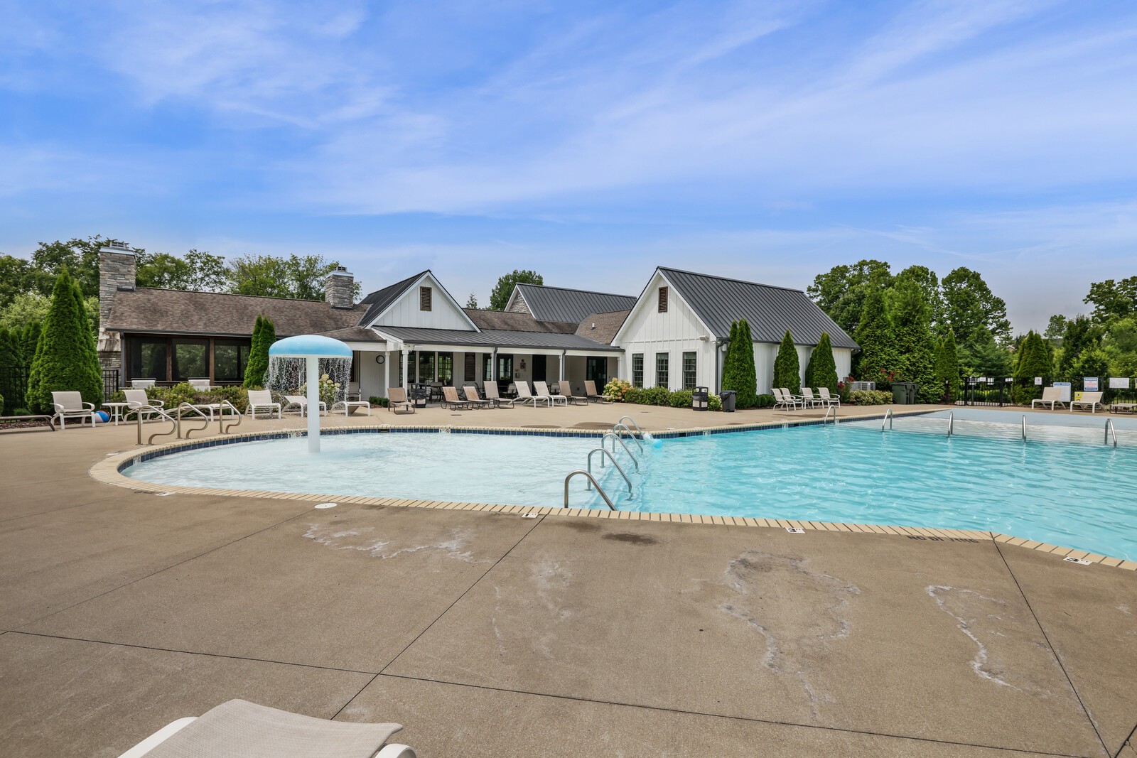 212 Ettington Dr