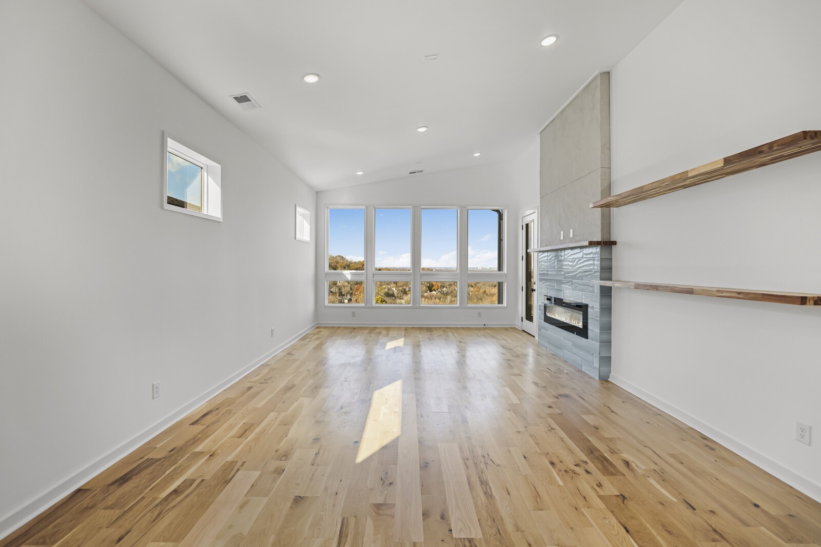 1609 Boxwood Dr
