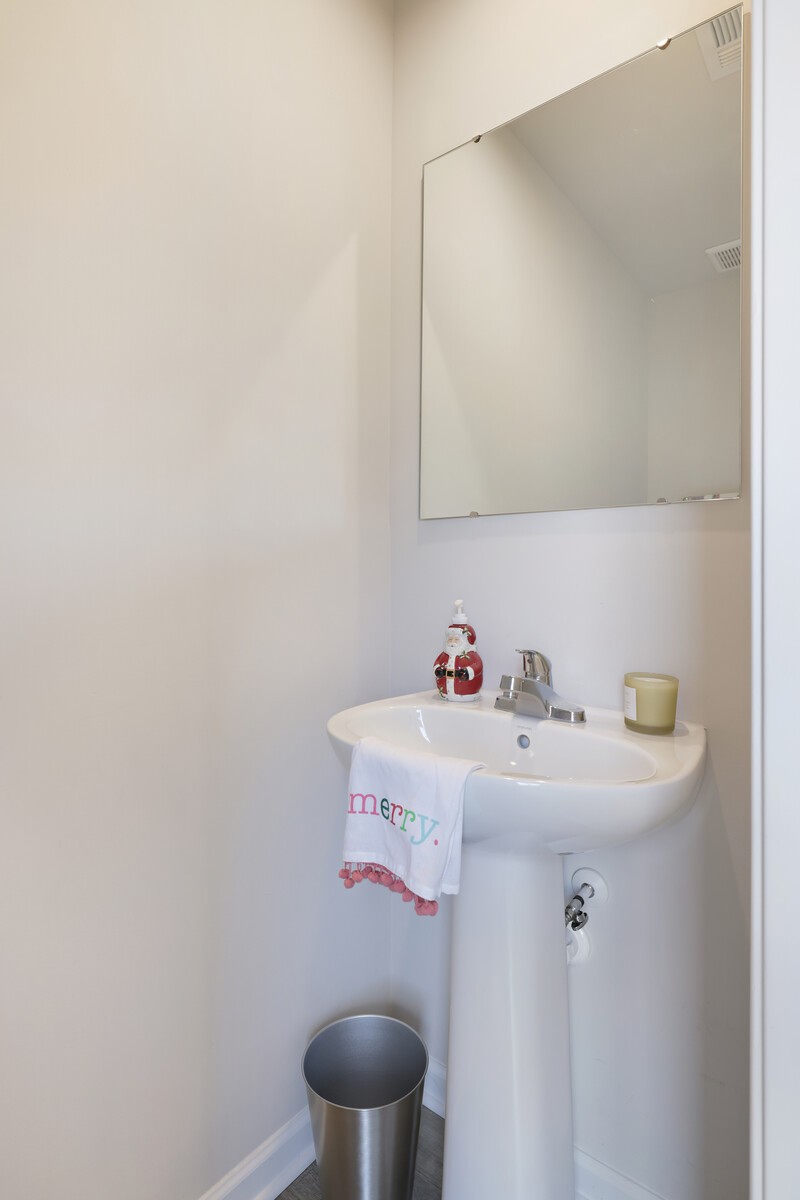 2344 Brokeshire Dr