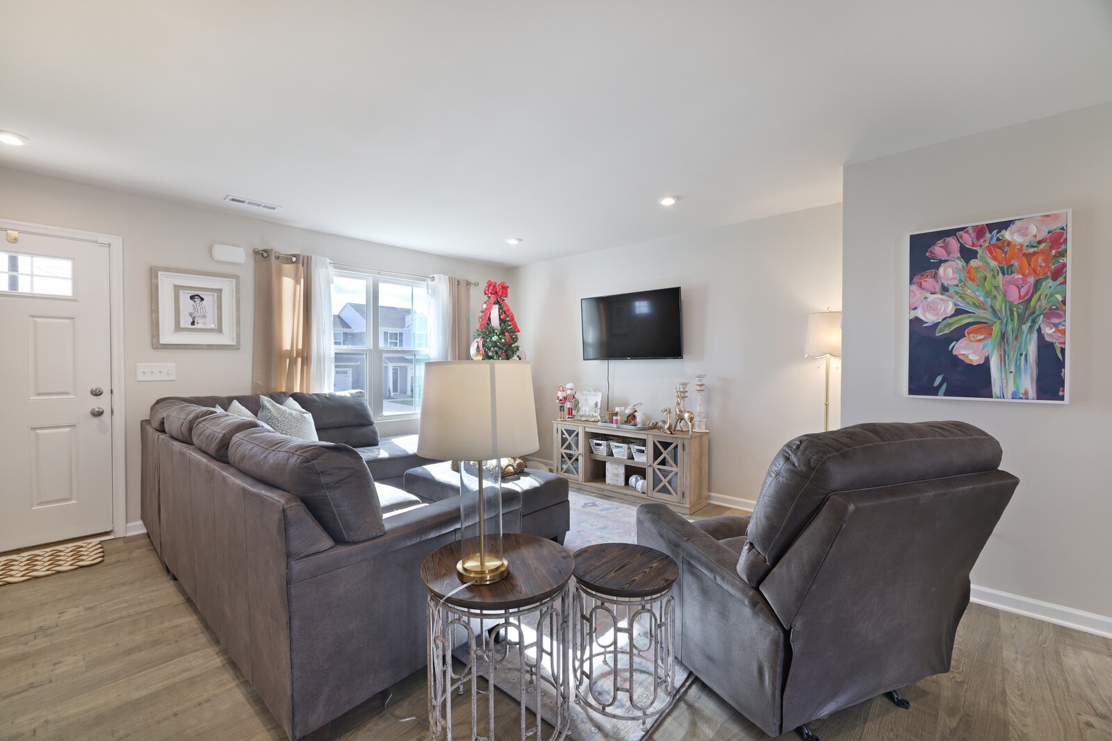 2344 Brokeshire Dr