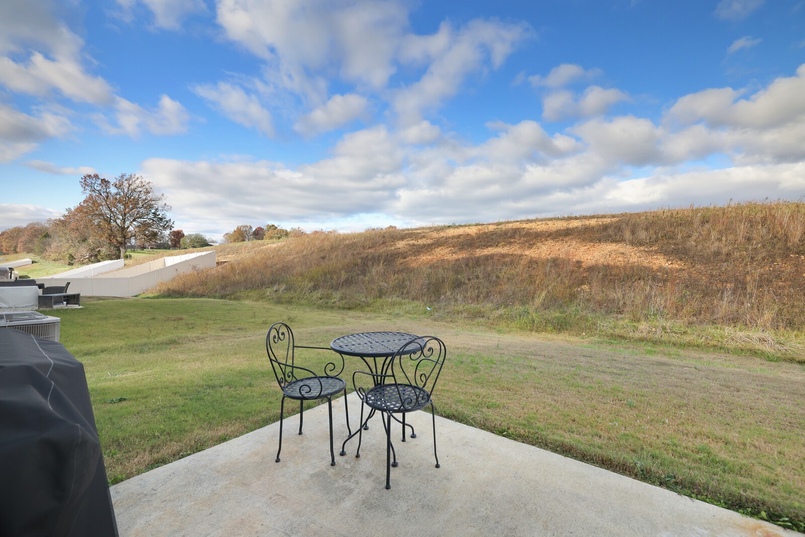 2344 Brokeshire Dr