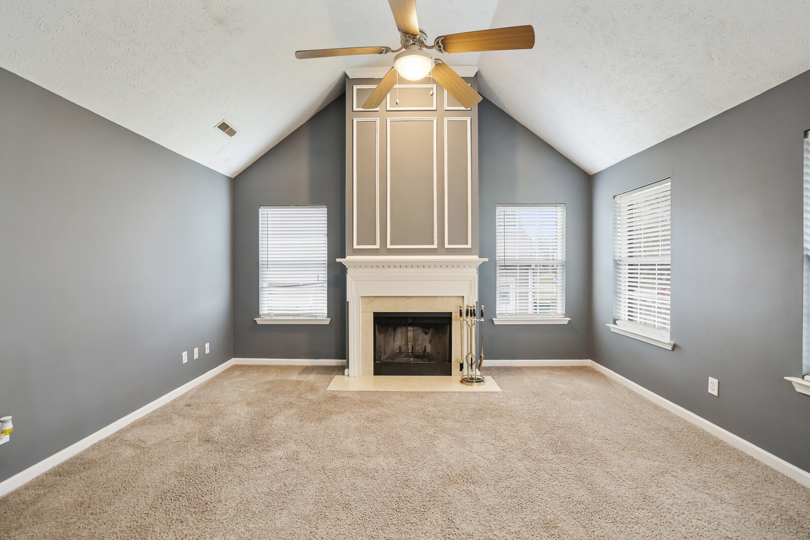 922 Chaparral Dr
