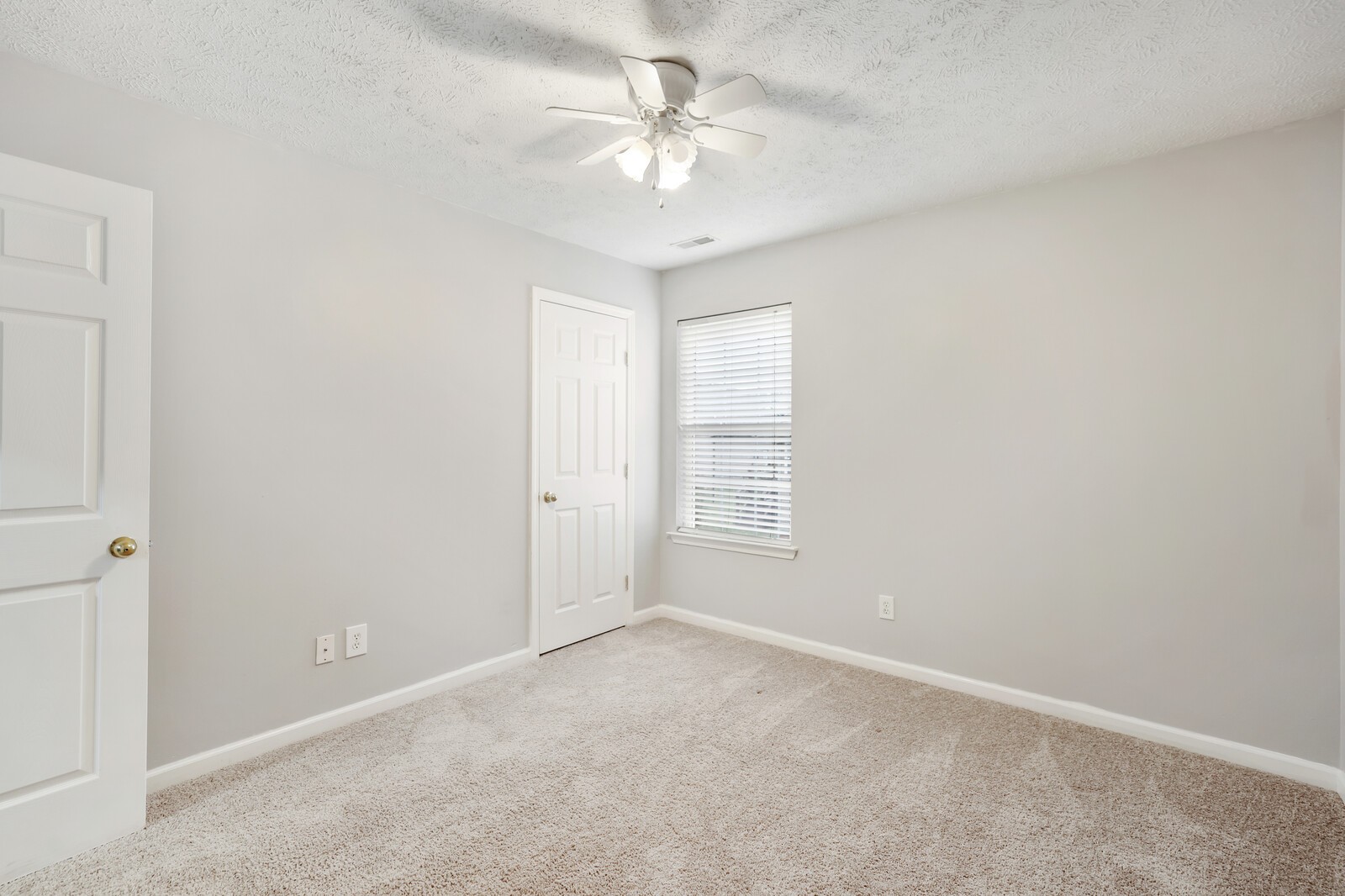 922 Chaparral Dr