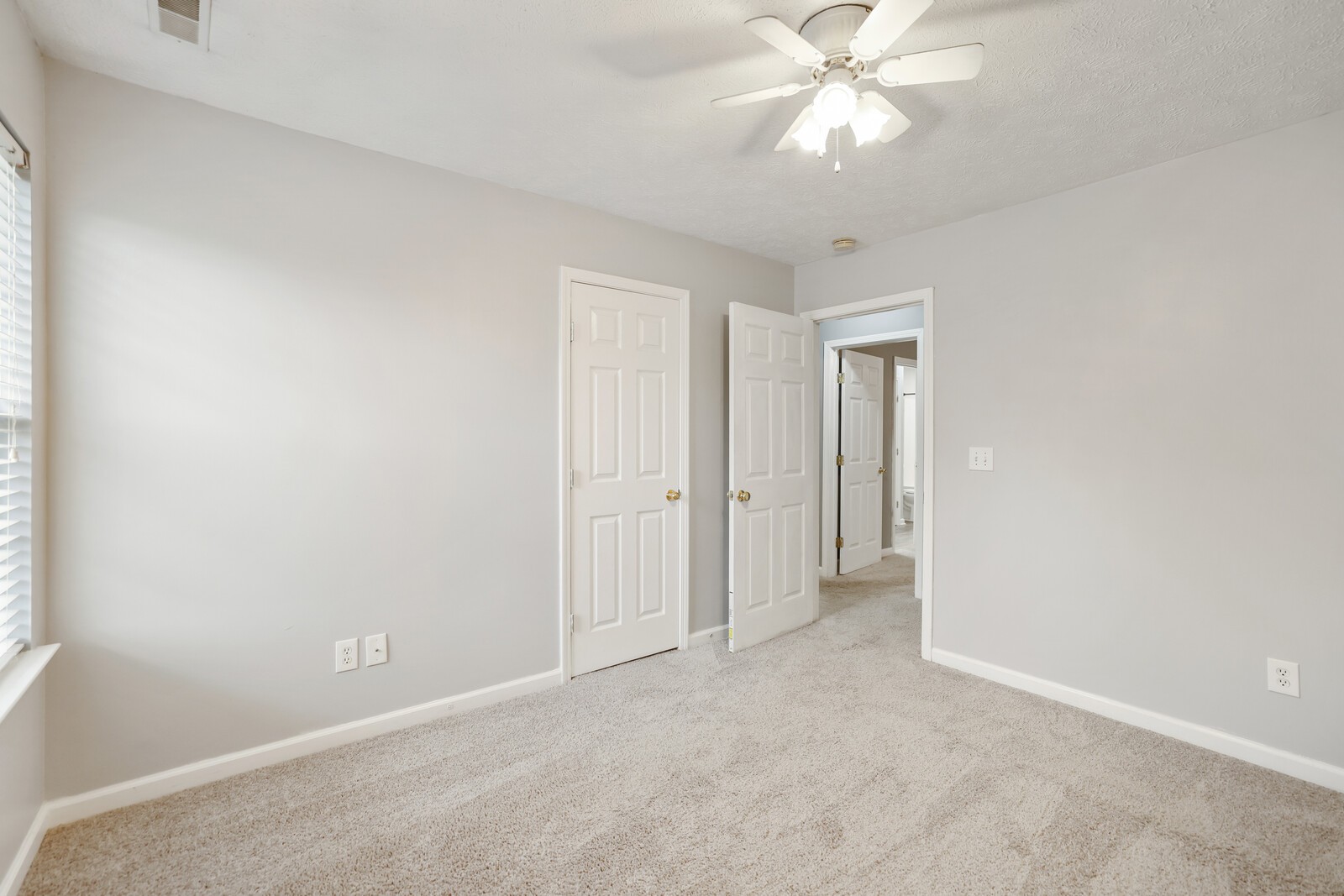 922 Chaparral Dr