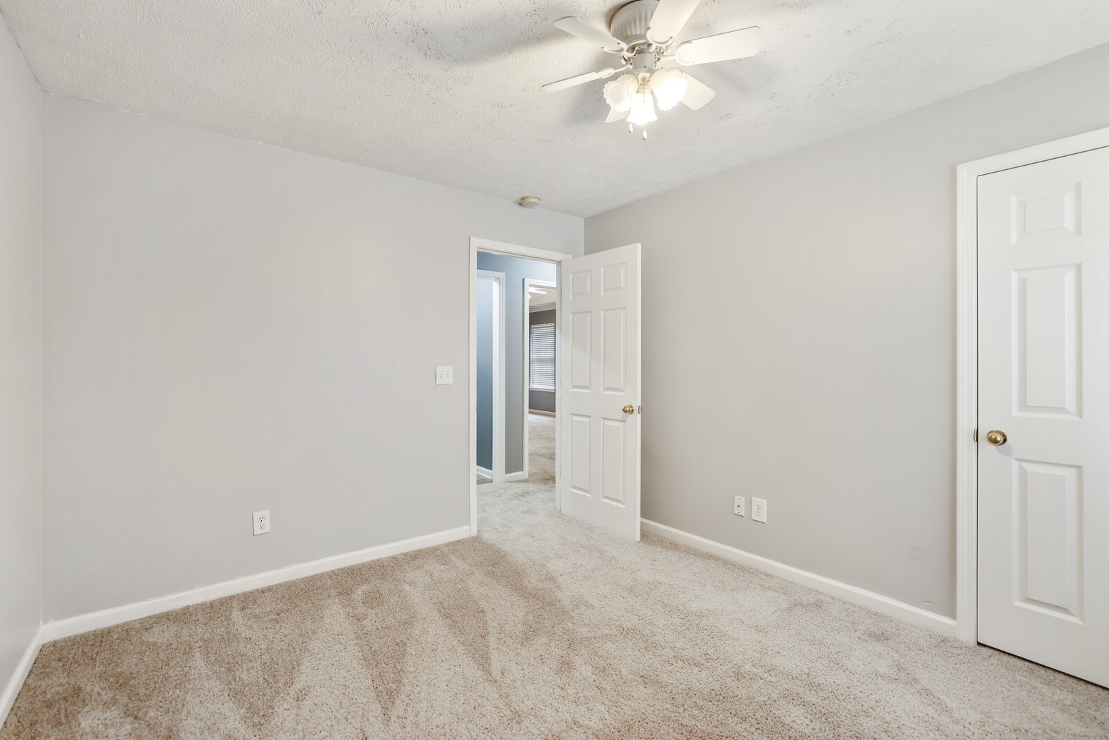 922 Chaparral Dr