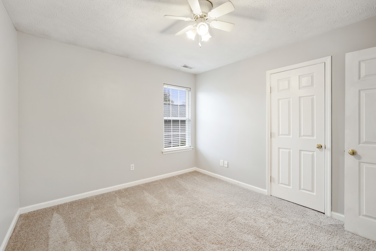 922 Chaparral Dr