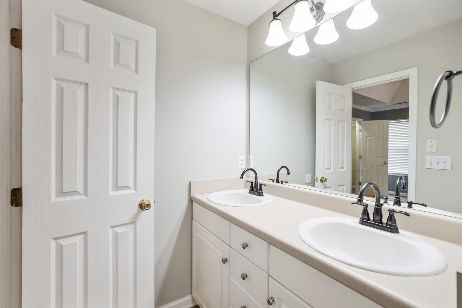922 Chaparral Dr