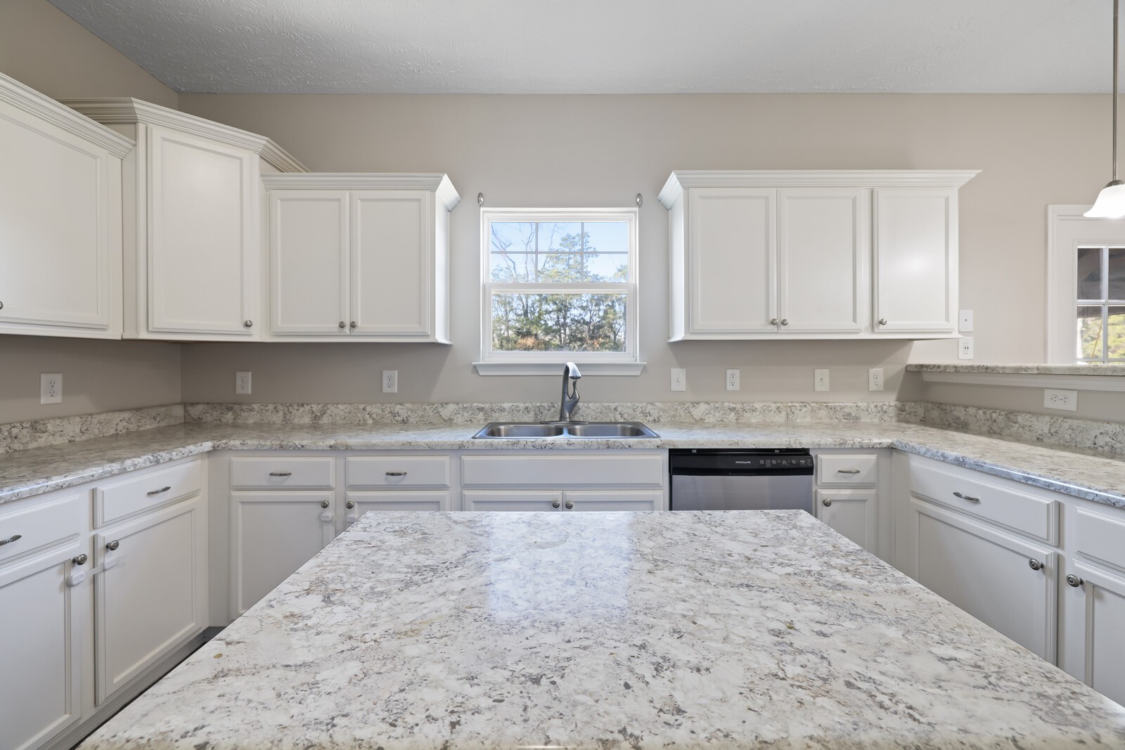 207 Earline Jones Dr