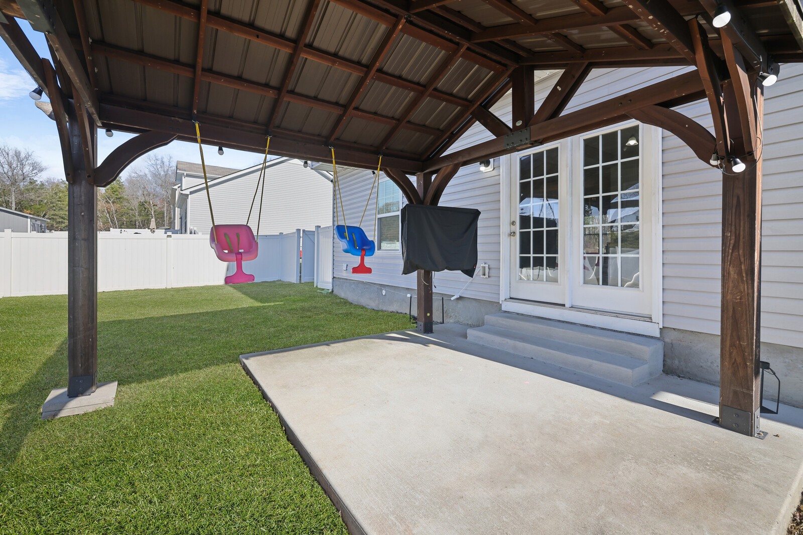 207 Earline Jones Dr