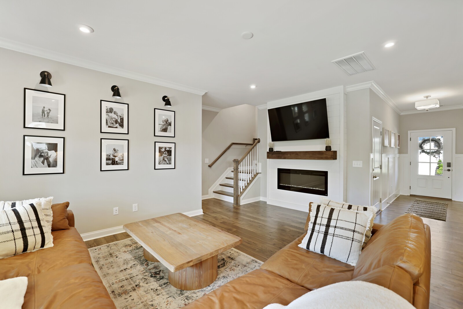 205 Woodhall Ct