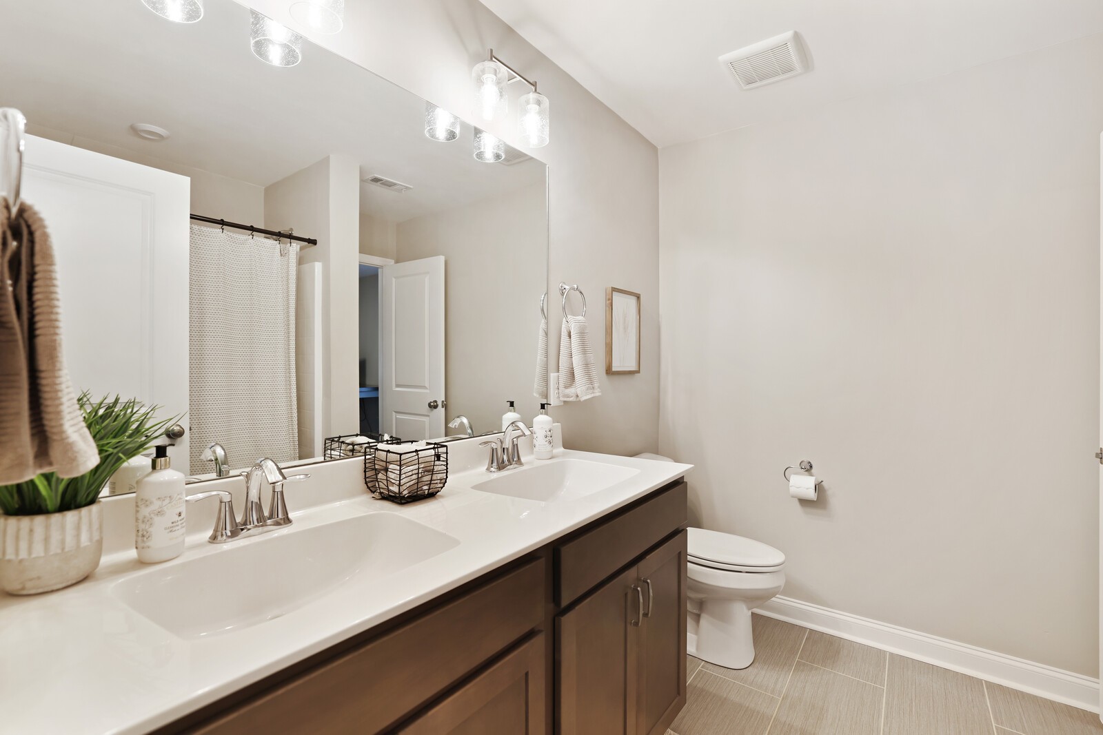 205 Woodhall Ct