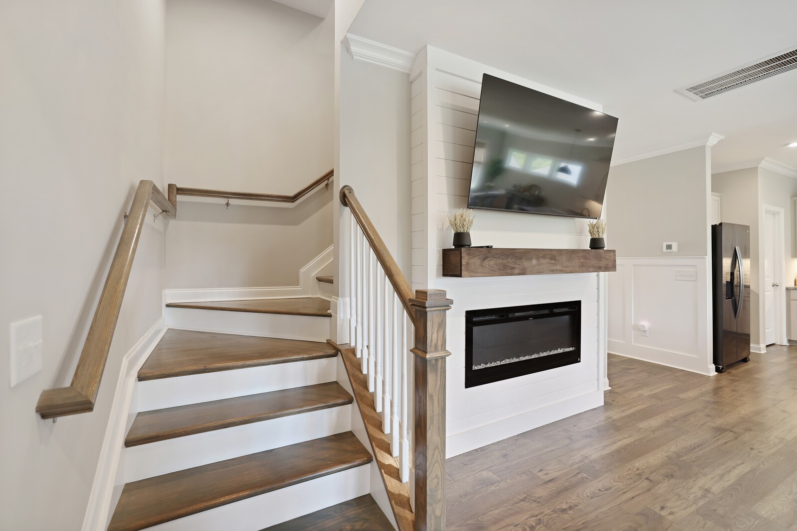 205 Woodhall Ct