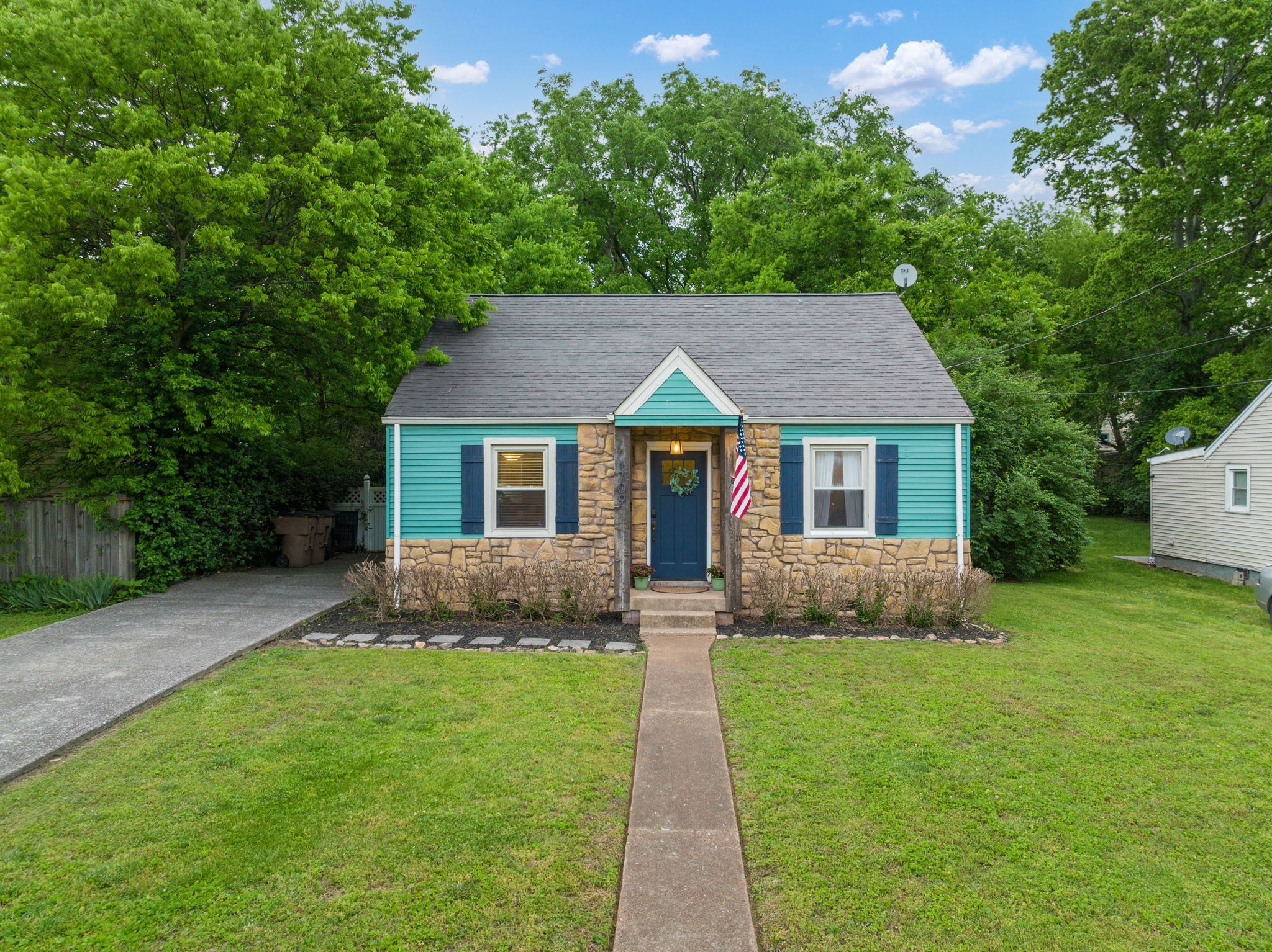 1709 Straightway Ave