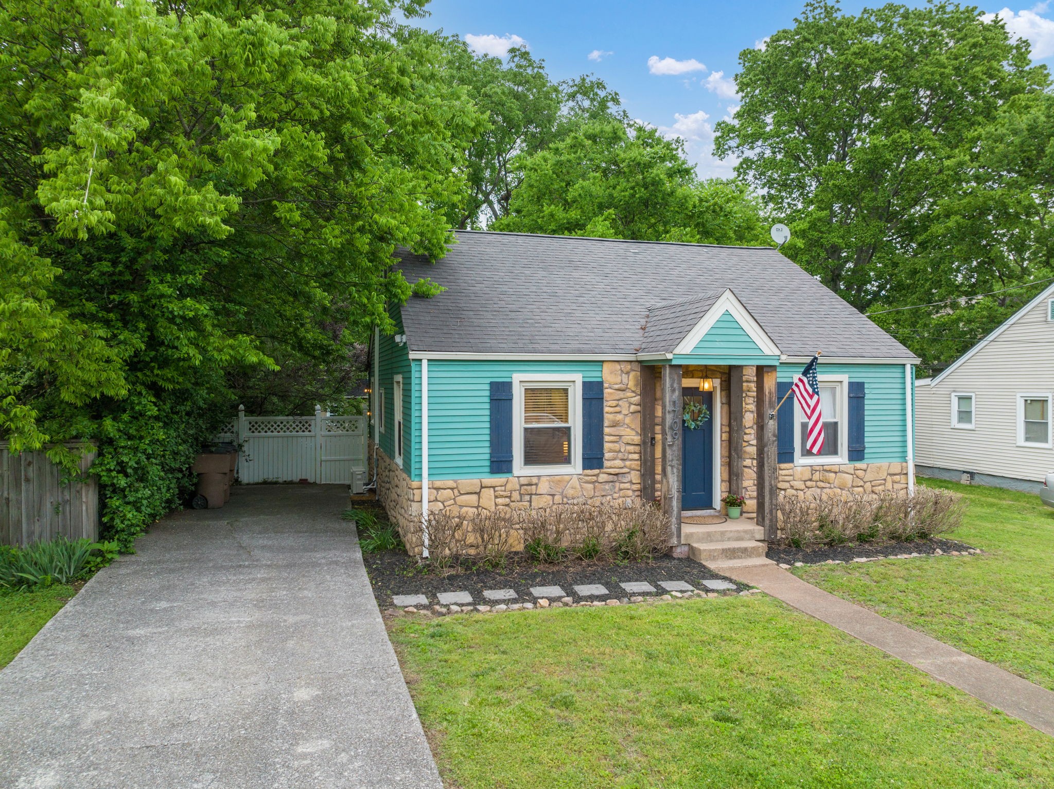 1709 Straightway Ave