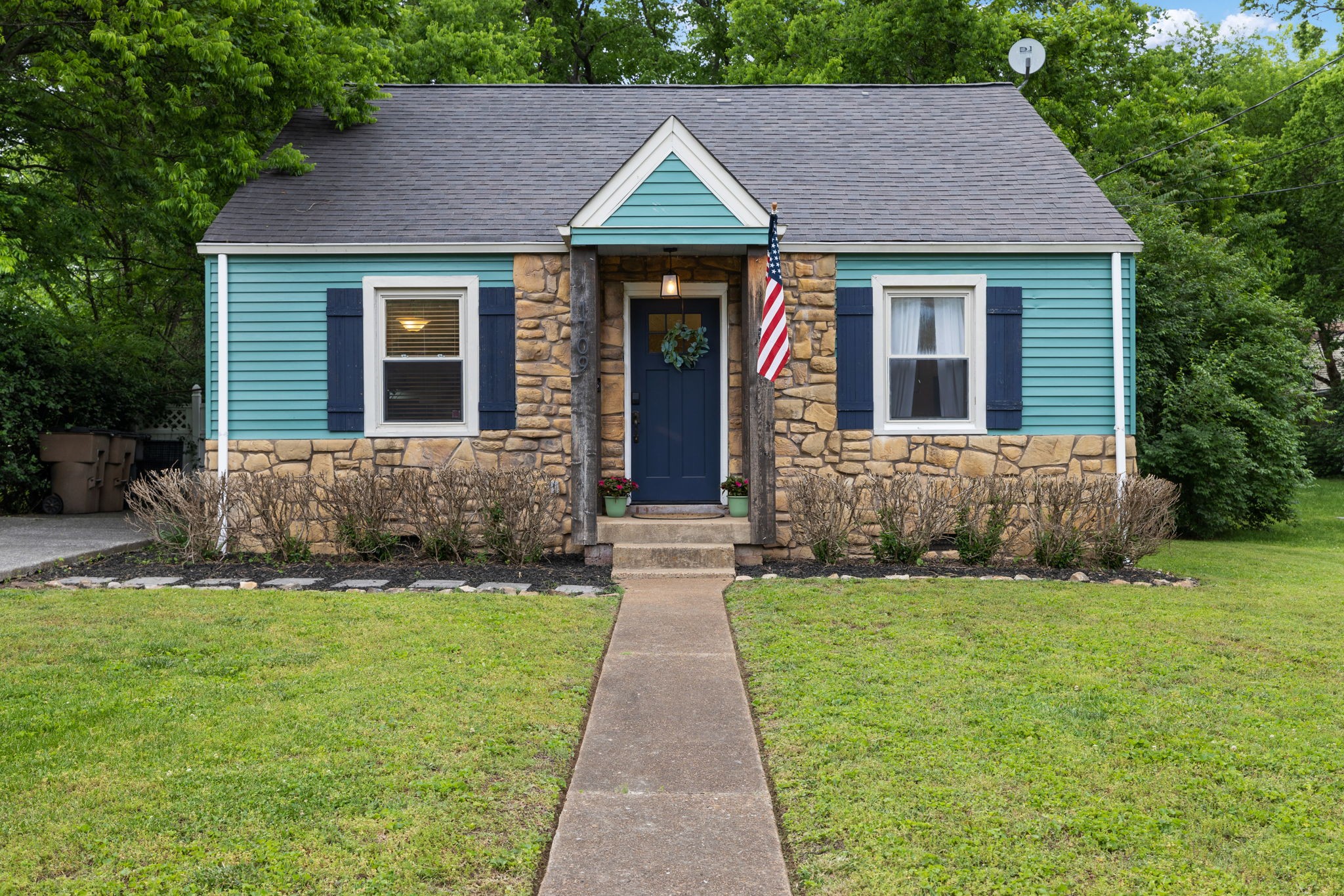 1709 Straightway Ave