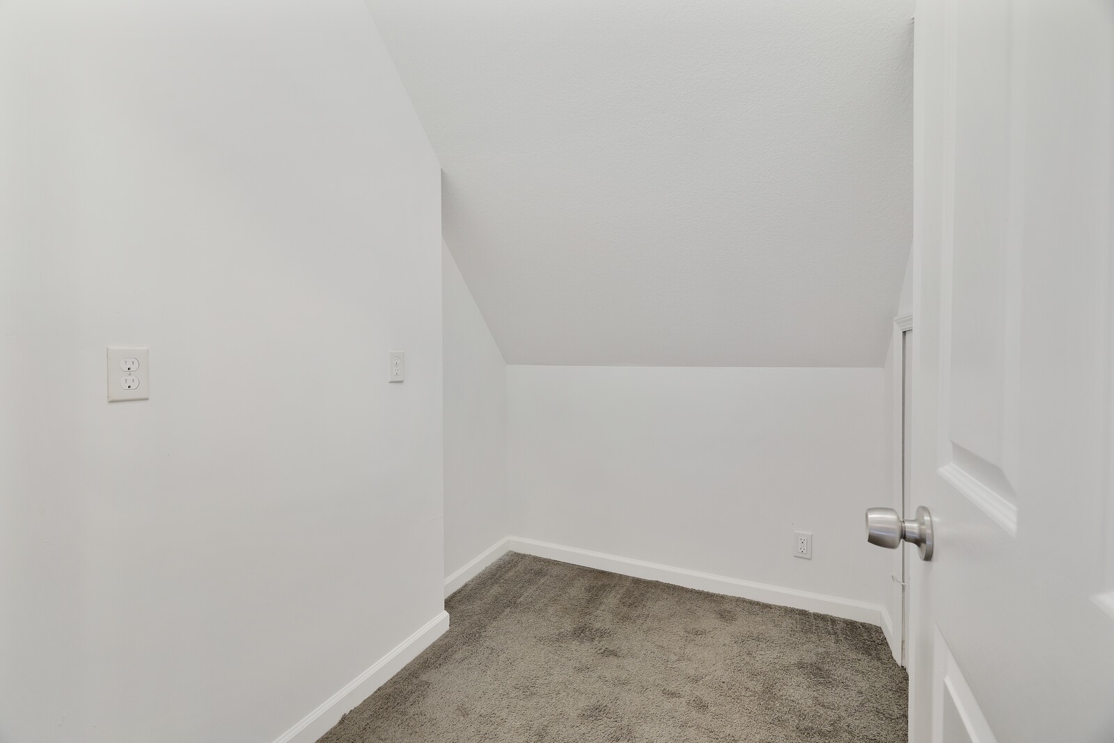 206 Vickie Ct