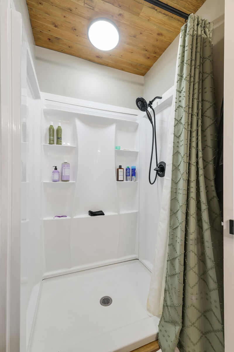 5600 Country Dr Unit: 182