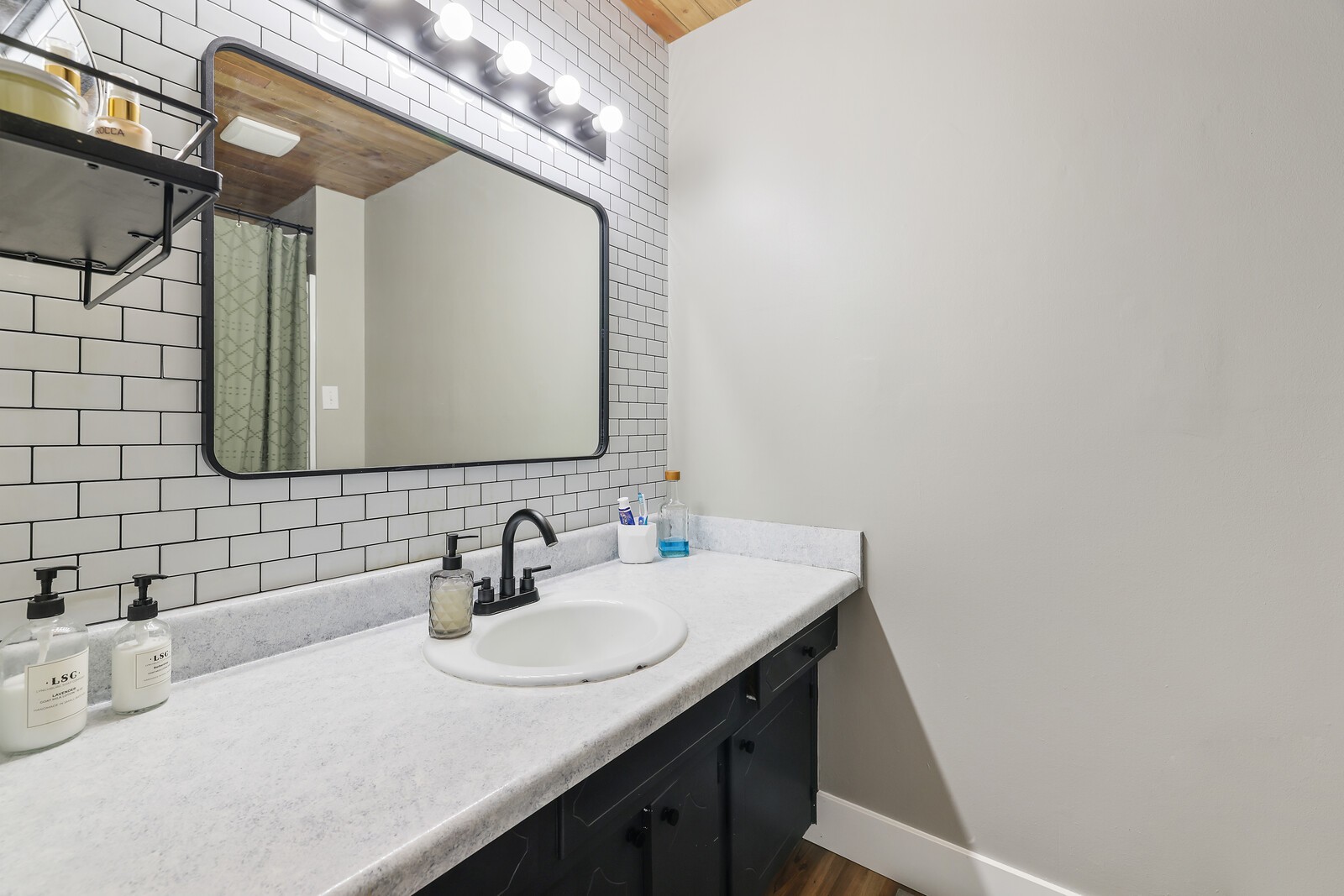 5600 Country Dr Unit: 182