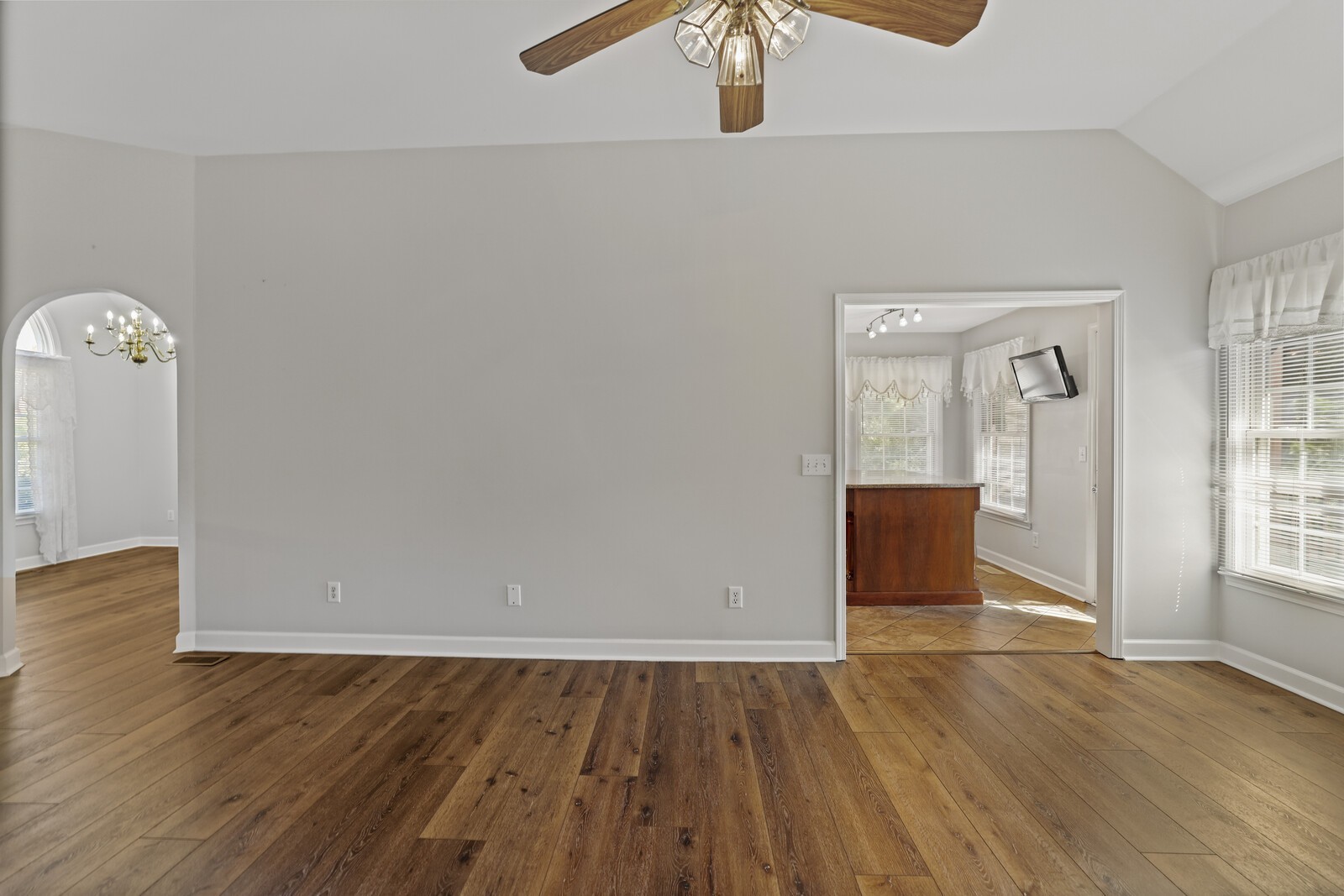 5445 Mainsail Dr