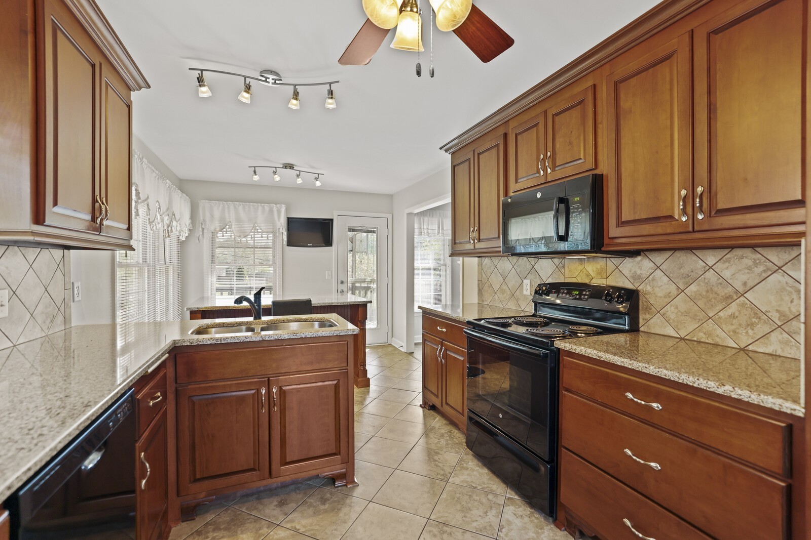 5445 Mainsail Dr
