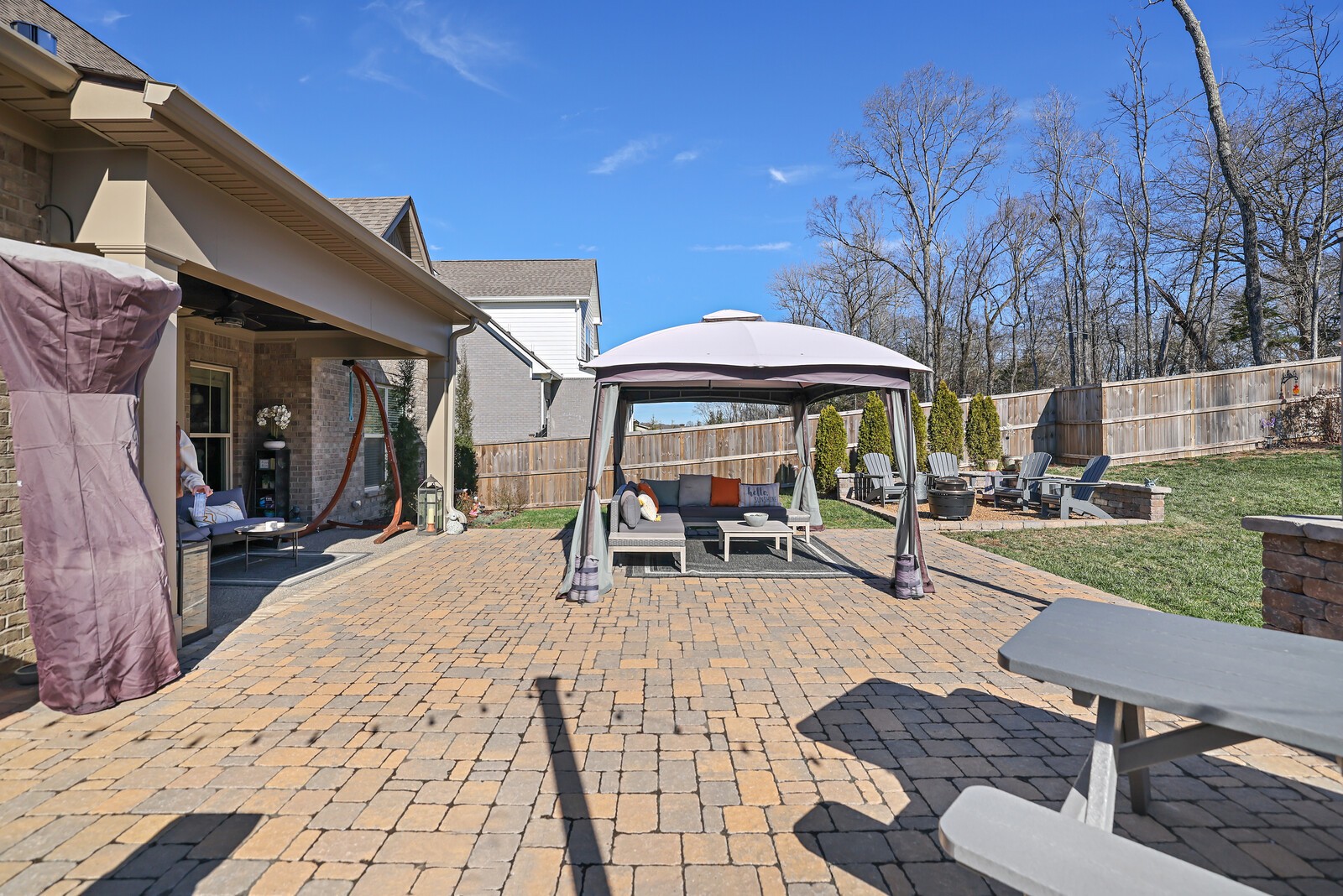 400 Yellowtail Dr