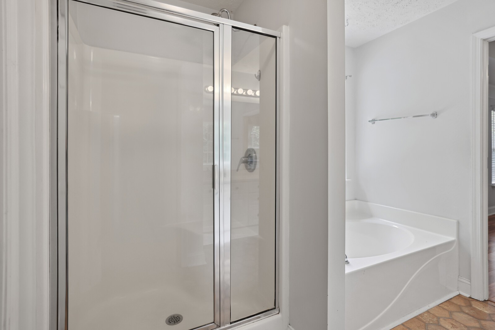 134 Walton Trce, S