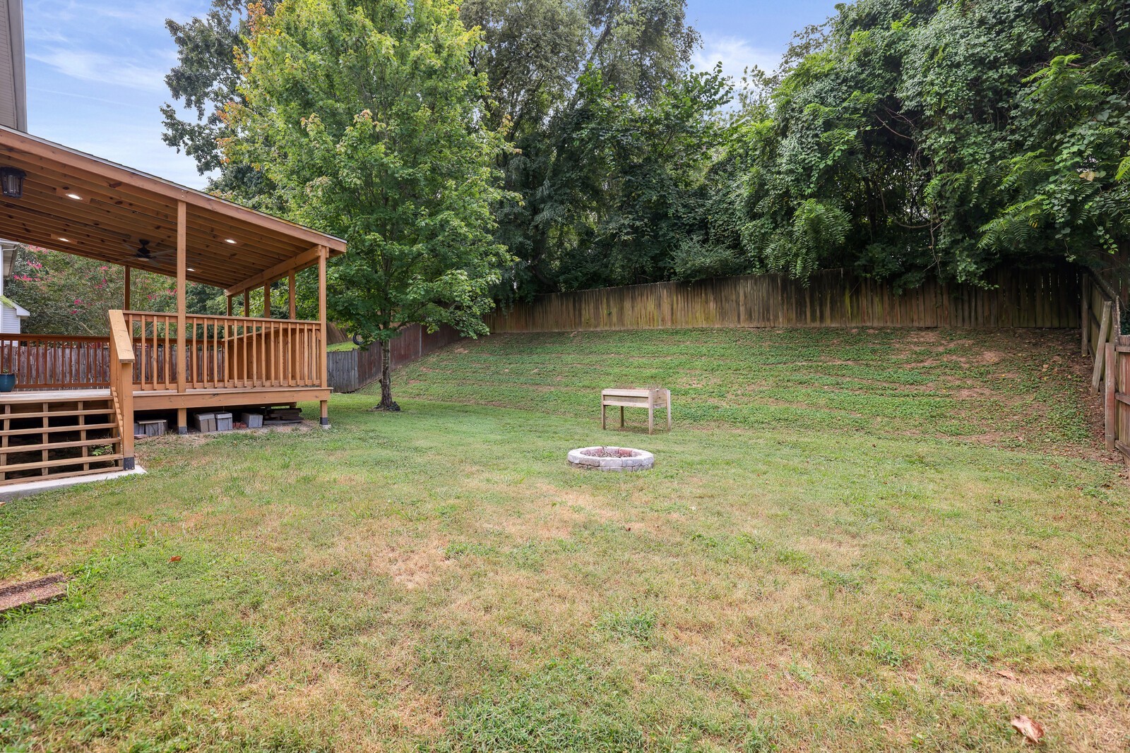 134 Walton Trce, S
