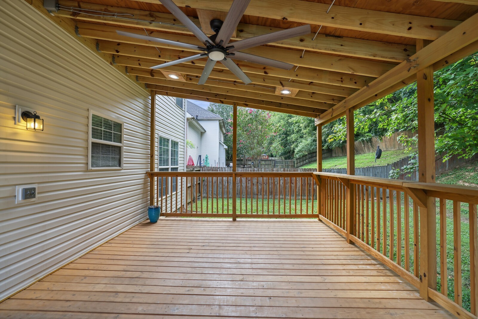 134 Walton Trce, S
