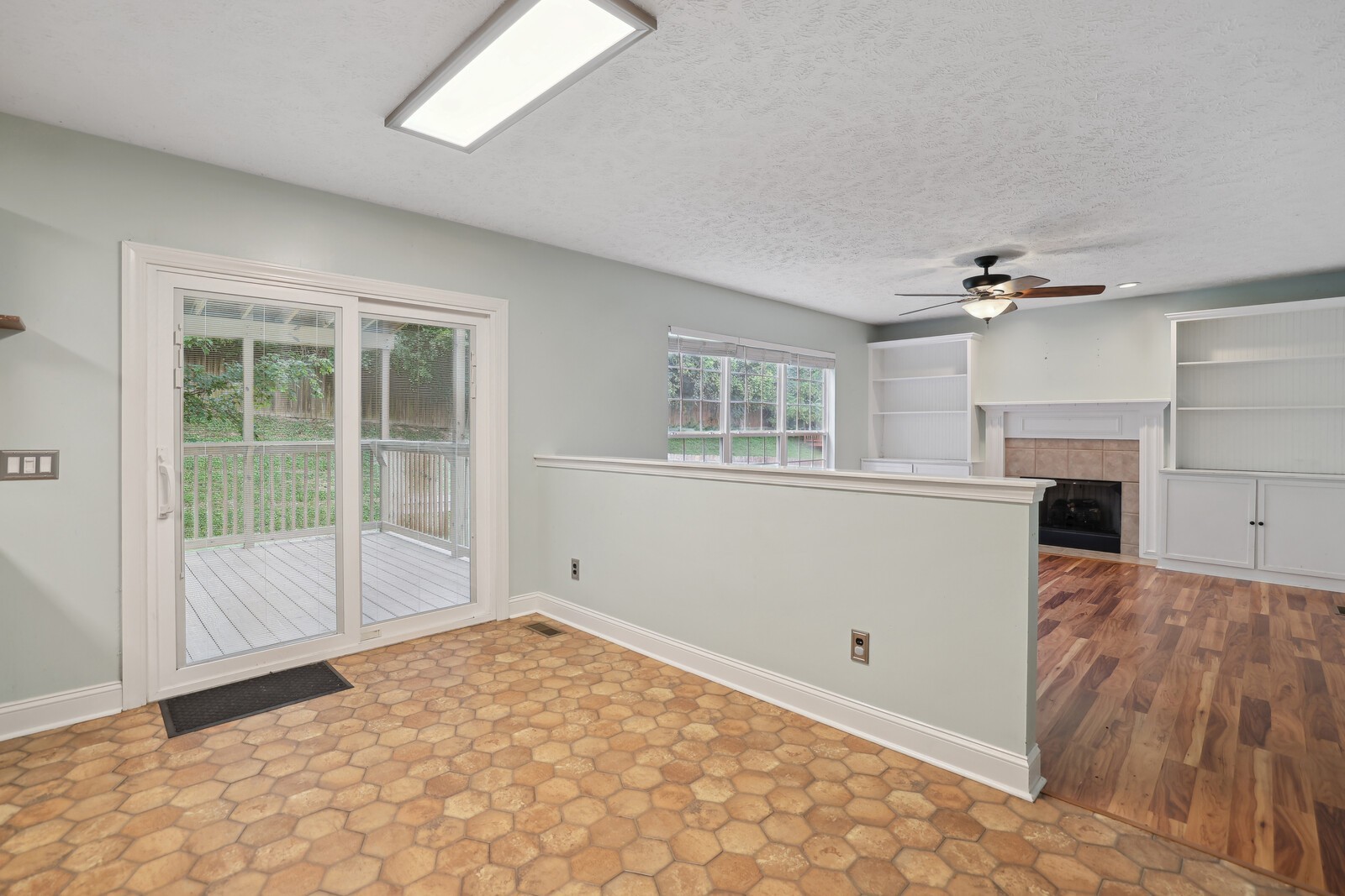 134 Walton Trce, S