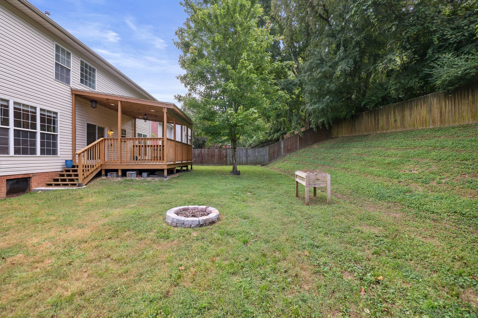 134 Walton Trce, S