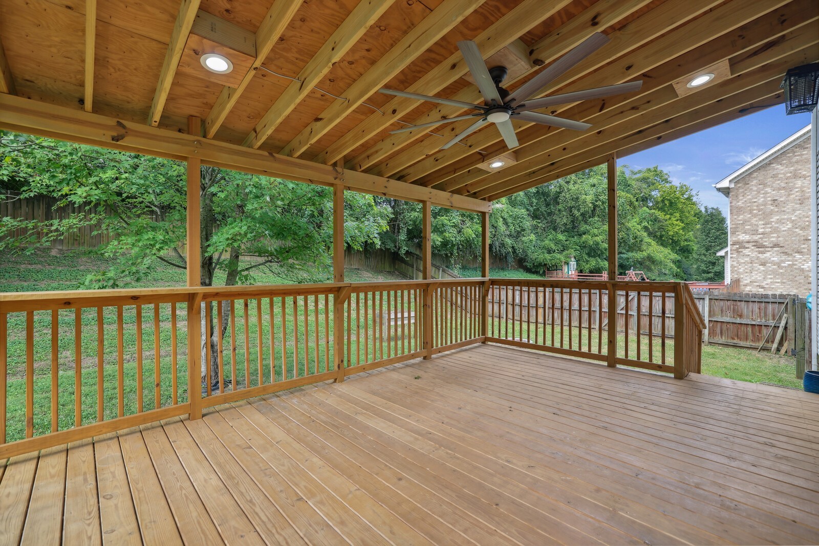 134 Walton Trce, S