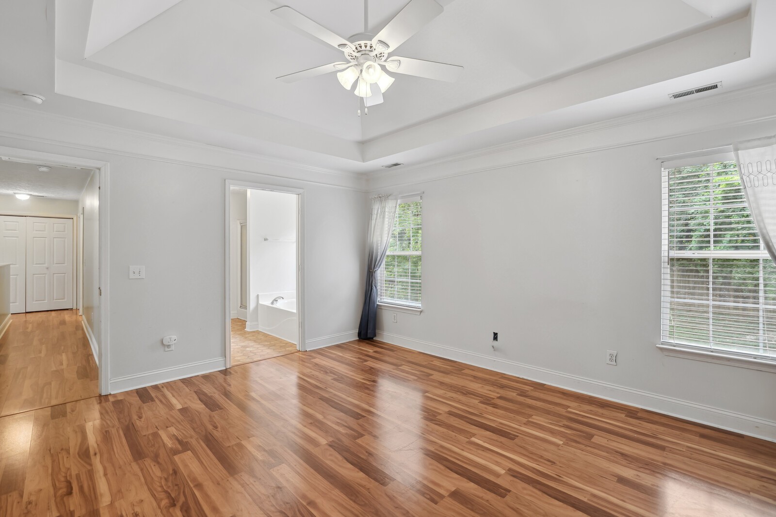 134 Walton Trce, S