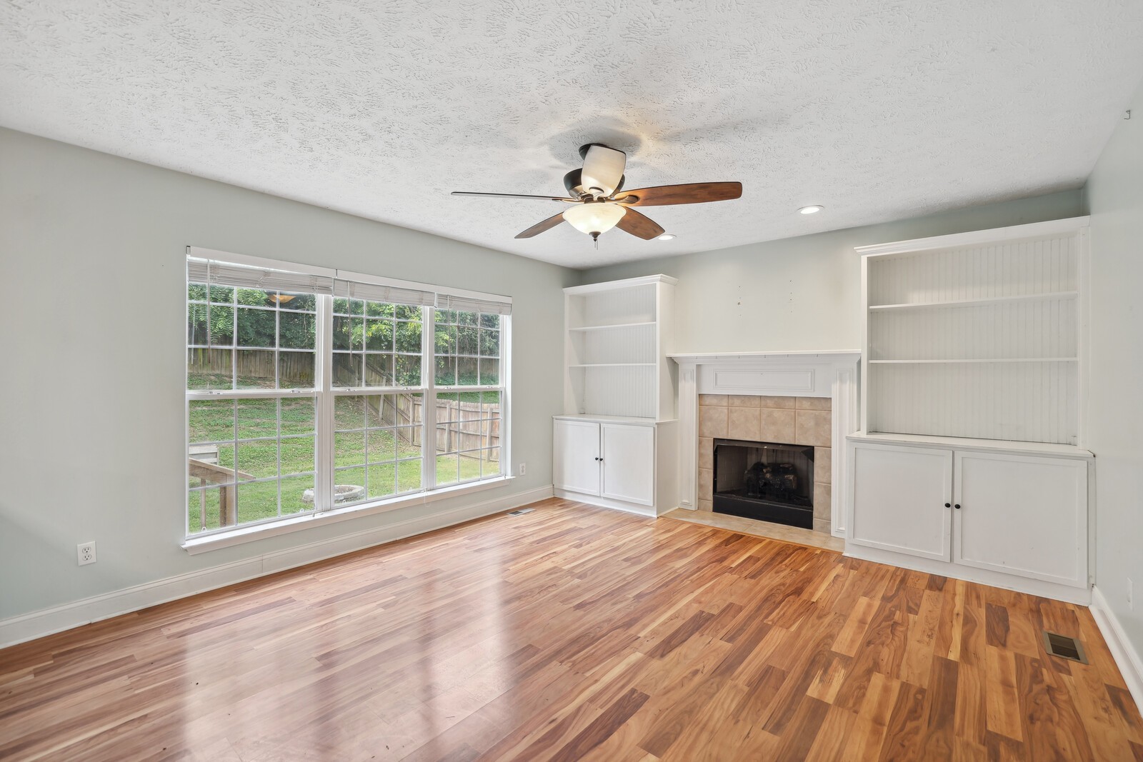 134 Walton Trce, S