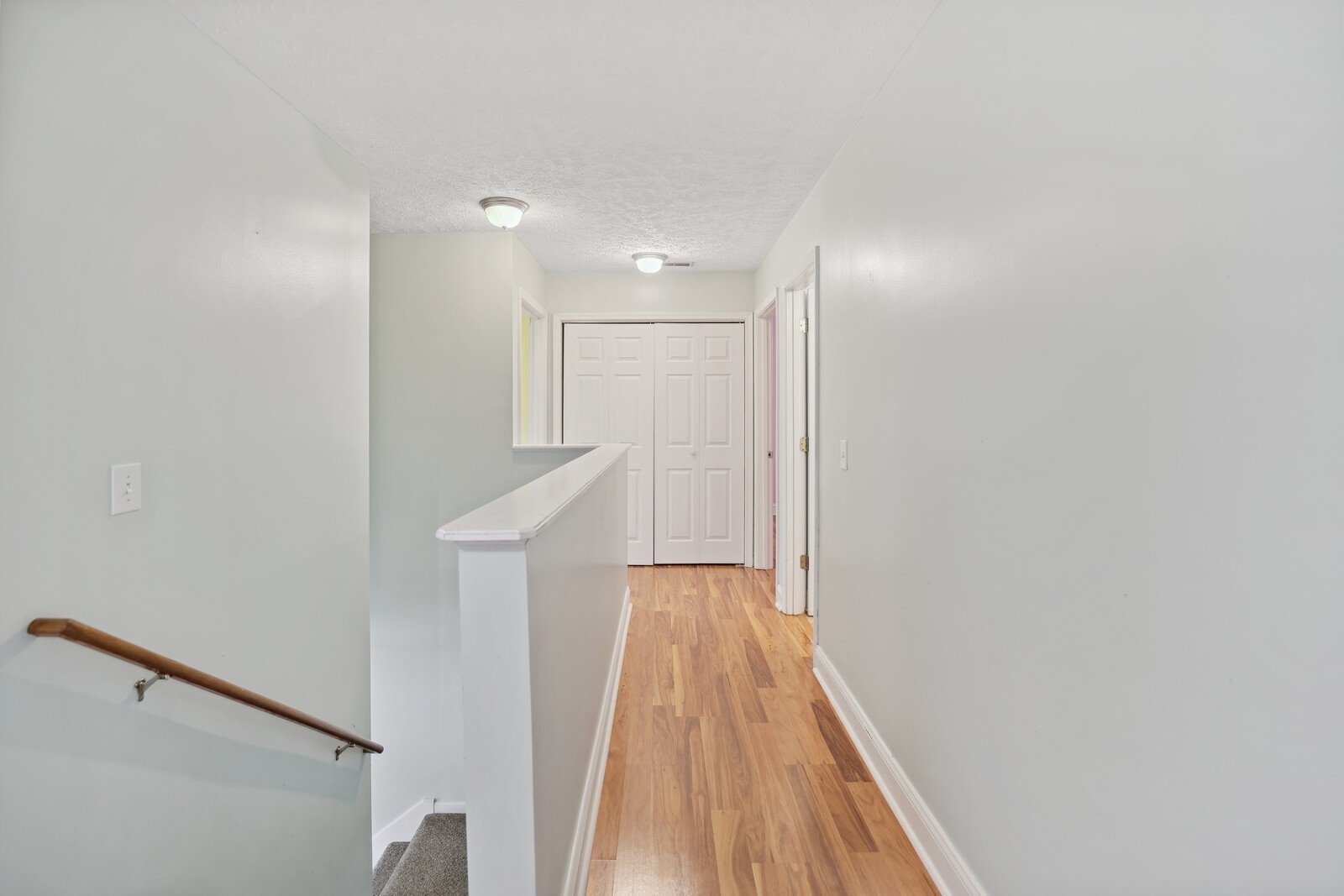 134 Walton Trce, S