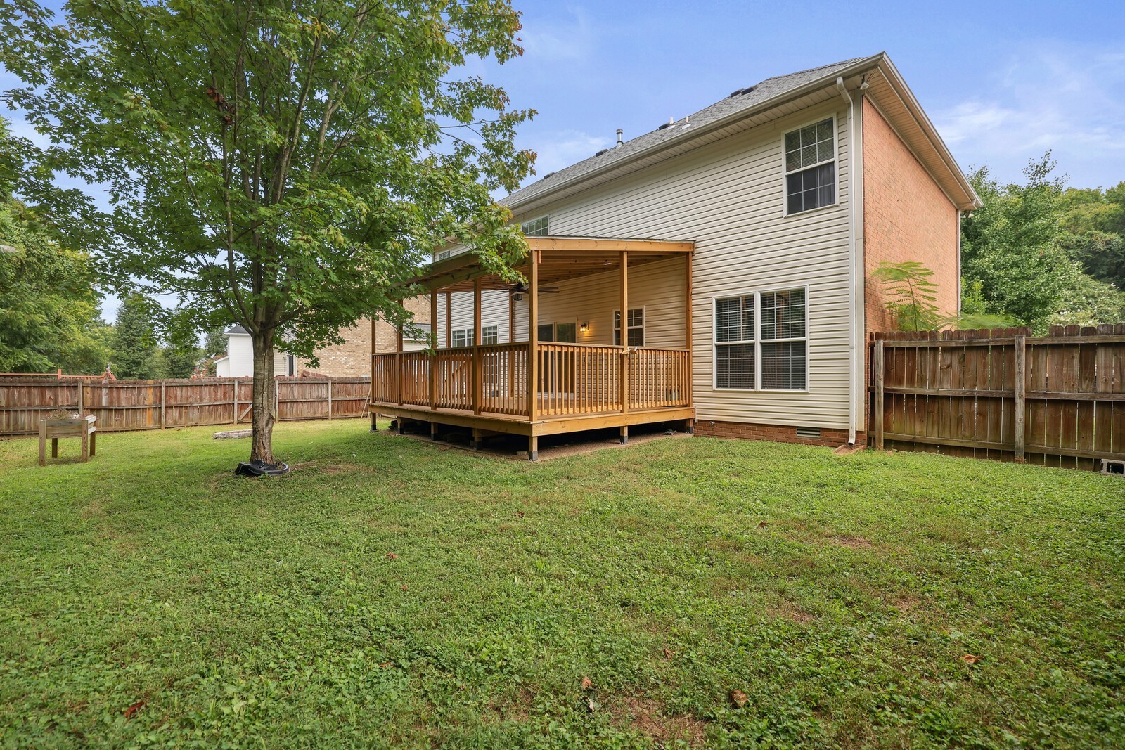 134 Walton Trce, S