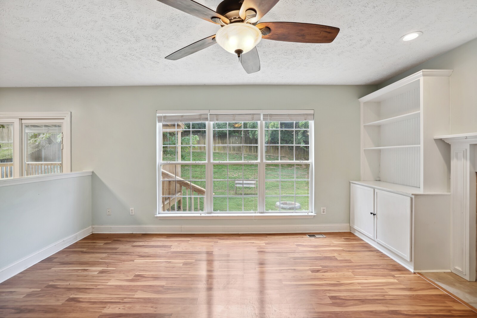 134 Walton Trce, S