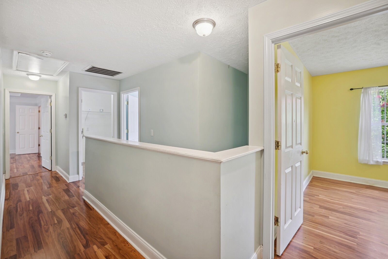 134 Walton Trce, S