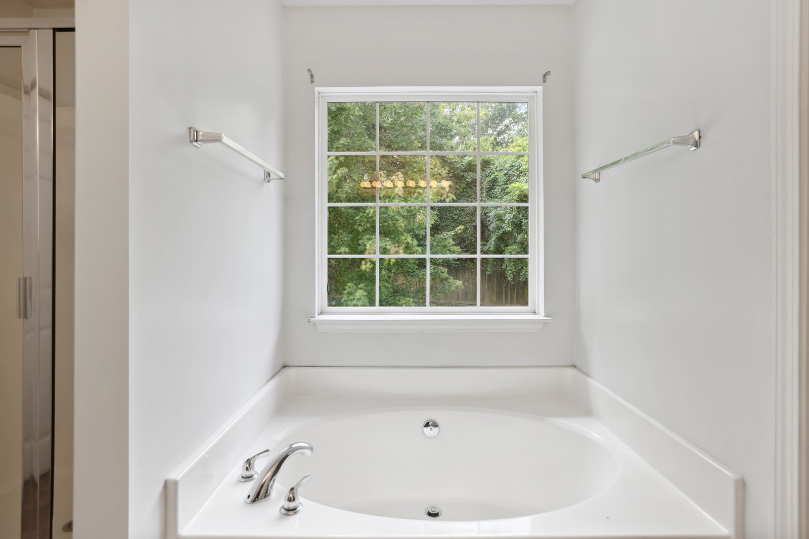 134 Walton Trce, S