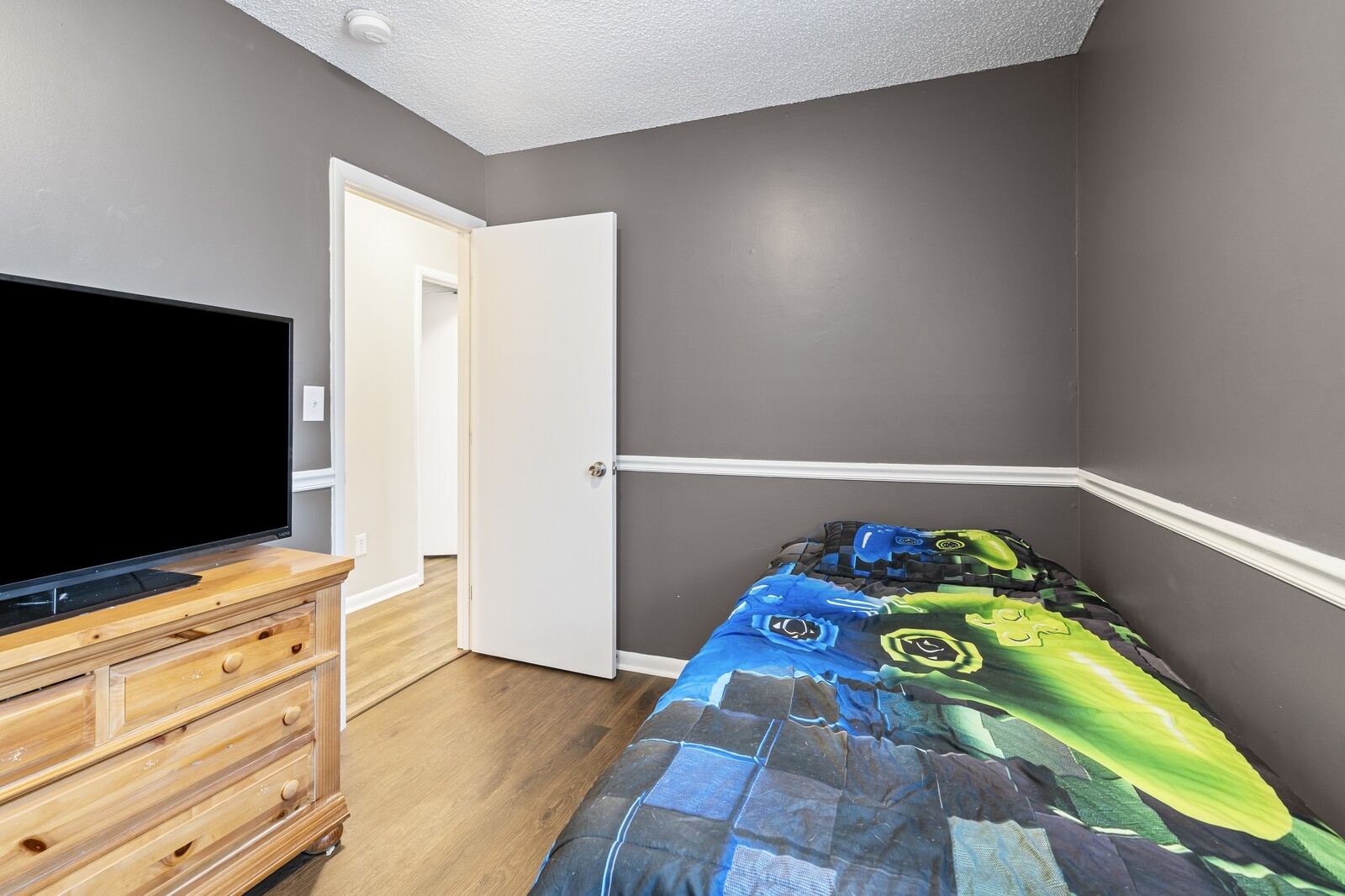 111 Cedar Ridge Dr