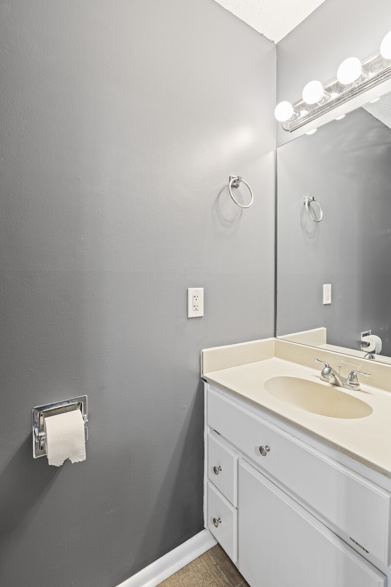 111 Cedar Ridge Dr