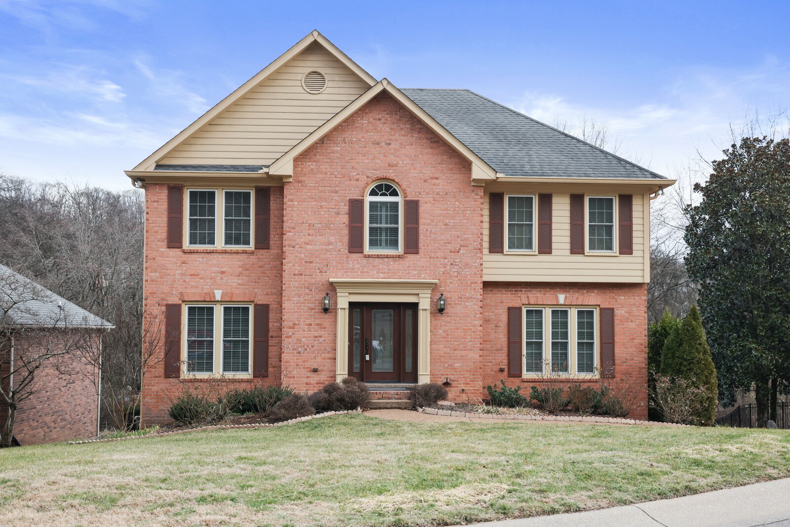 2717 N Highlands Dr
