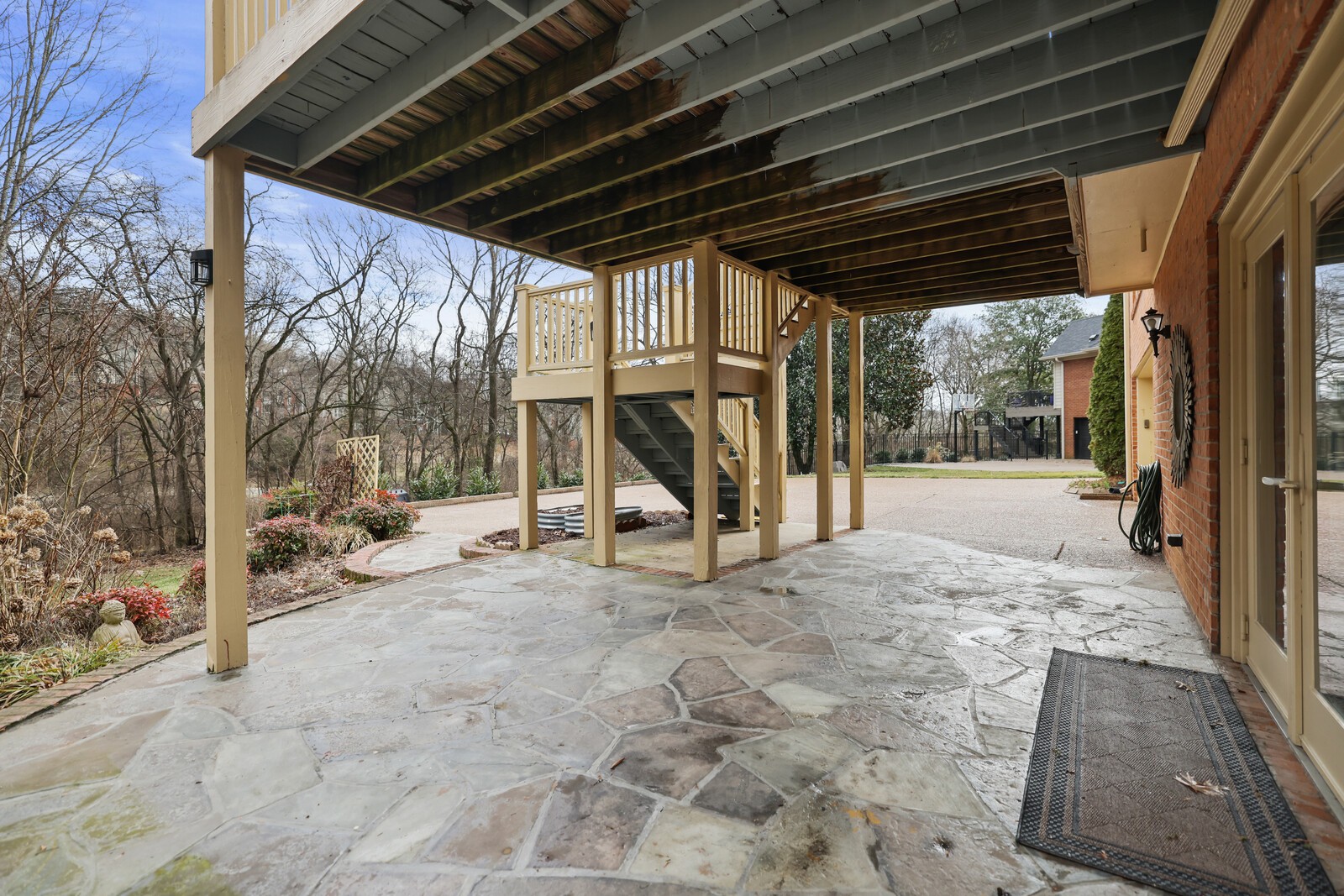 2717 N Highlands Dr